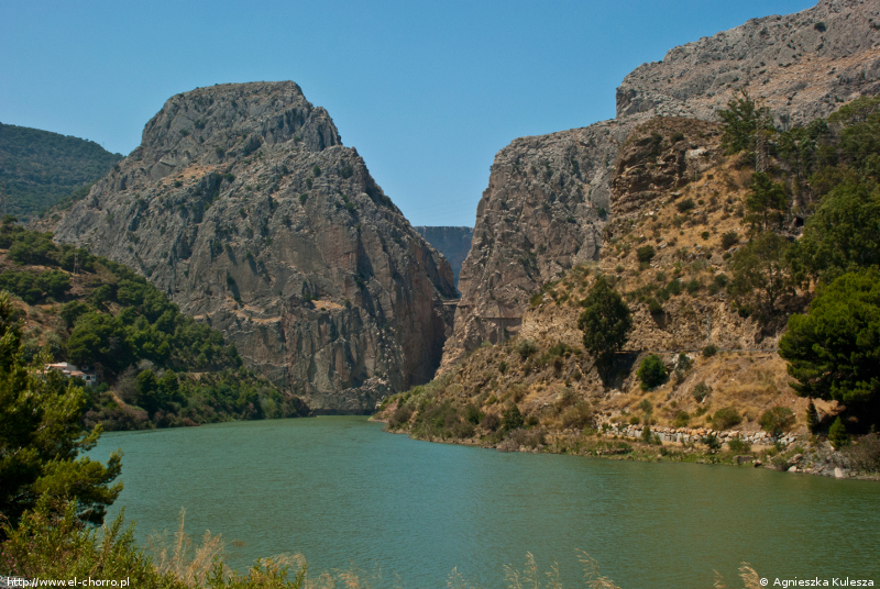 El Chorro - jezioro i skały