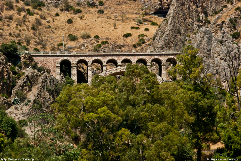 El Chorro - kamienny wiadukt kolejowy, łukowy